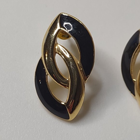 Vintage Trifari Black And Gold Tone Earrings - Picture 5 of 13